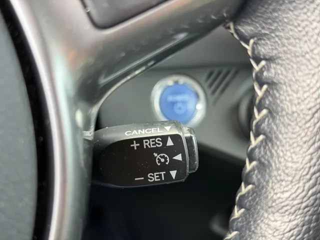 Toyota Yaris 1.5 Hybrid Trend Bi-Tone | Leer | Navigatie | LM Velgen