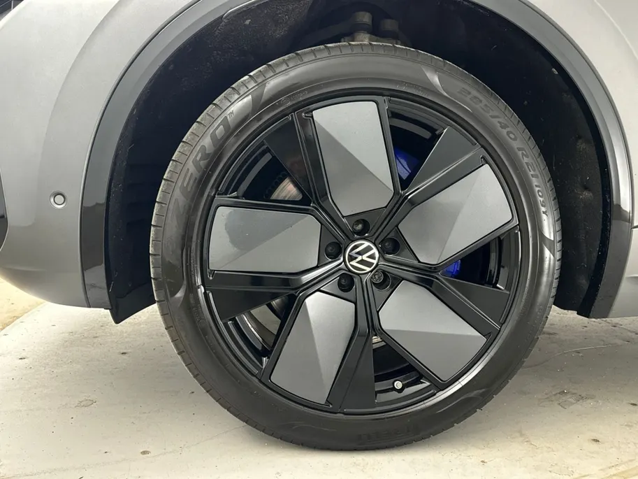 Volkswagen Touareg R 3.0 TSi eHybrid 4M 462 PK | Panoramadak | Luchtvering | Trekhaak