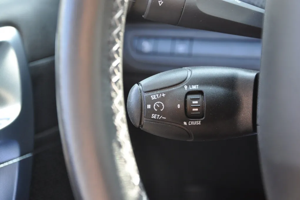 Peugeot 2008 1.2 PureTech GT-Line Navi Apple Android