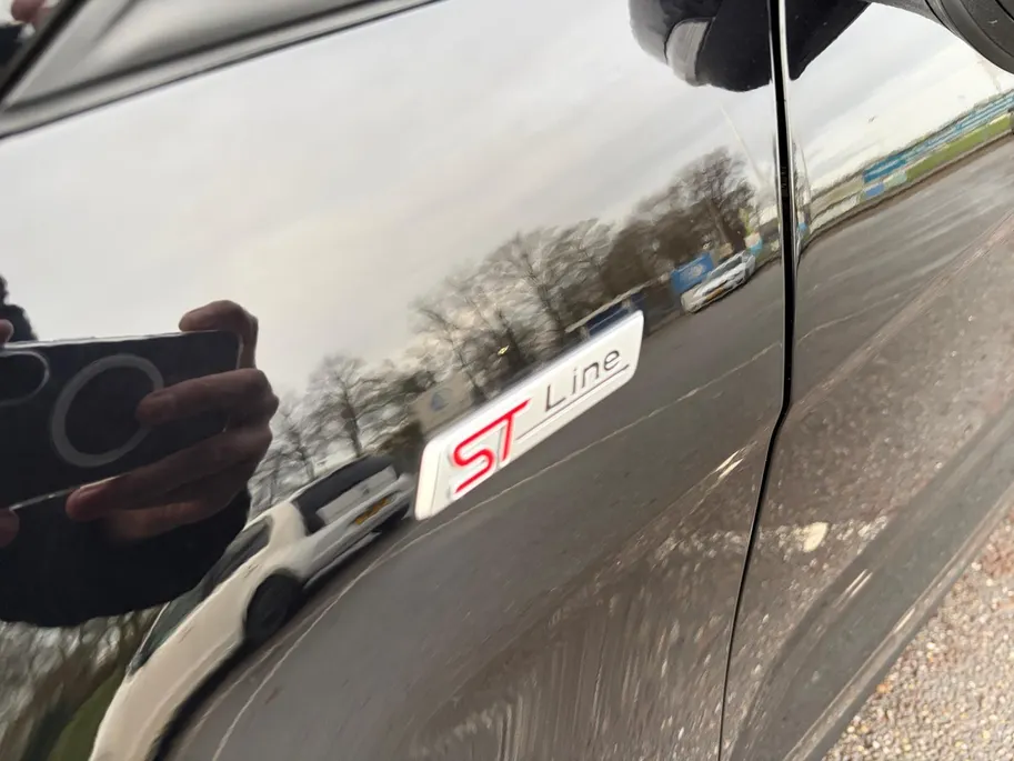 Ford EcoSport 1.0 EcoBoost ST-Line | Winter Pack | Climate Control | Parkeersensoren | Apple CarPlay / Android Auto |
