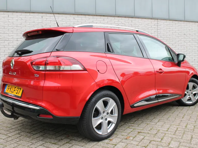 Renault Clio Estate 0.9 TCe Expression | airconditioning | navigatie | lichtmetalen velgen | trekhaak