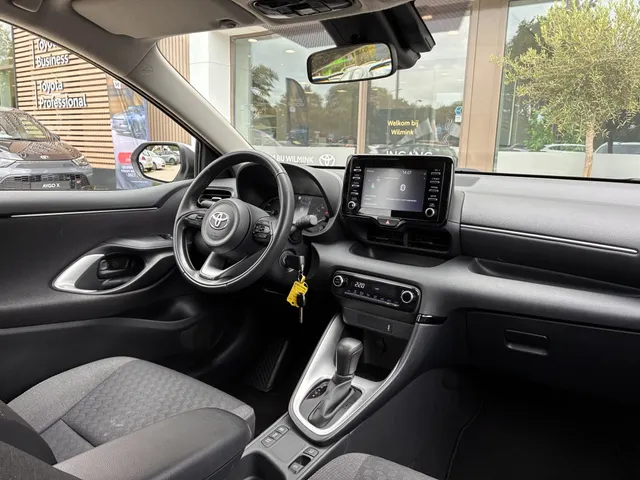 Toyota Yaris 1.5 Hybrid Active | Camera | Climate Control | NW All Seasons