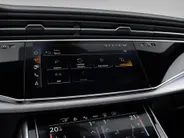 Audi Q7 55 TFSI e quattro Pro Line S 394 PK ·Leder bekleding · Assistentie. plus, remote park · Head-Up display · Glazen panorama dak · Bang & Olufsen