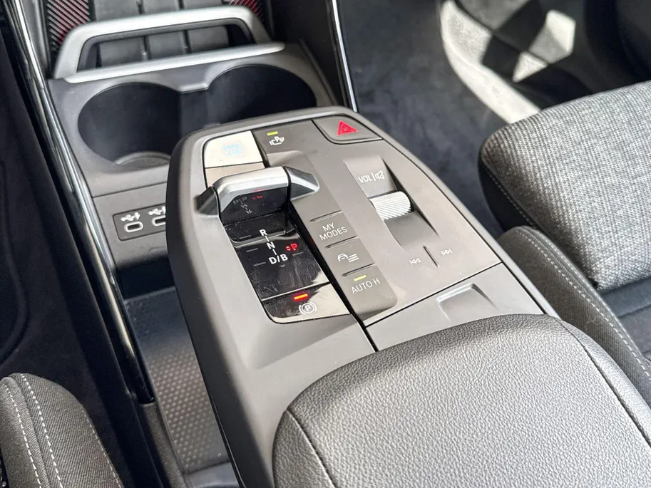 BMW iX1 xDrive30 Launch Edition 67 kWh