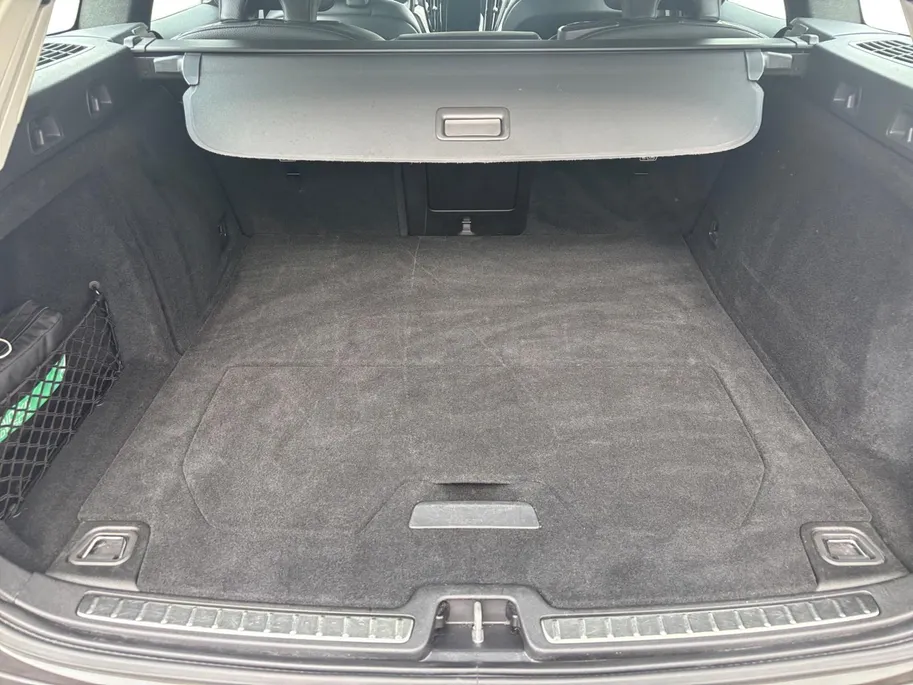 Volvo V60 2.0 B4 Core | Achteruitrijcamera | Elektr. Achterklep | Lederen bekleding | Geheugen stoelen | Dodehoek detectie | 12 maanden garantie! |