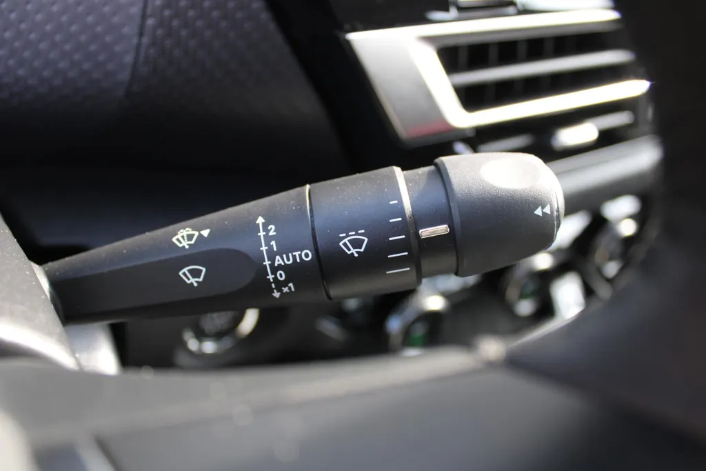Citroën ë-C4 Shine 50 kWh | Airco | Cruise | Navi | Keyless | Trekhaak | LM Velgen | Heads Up Display | Stoelverwarming |