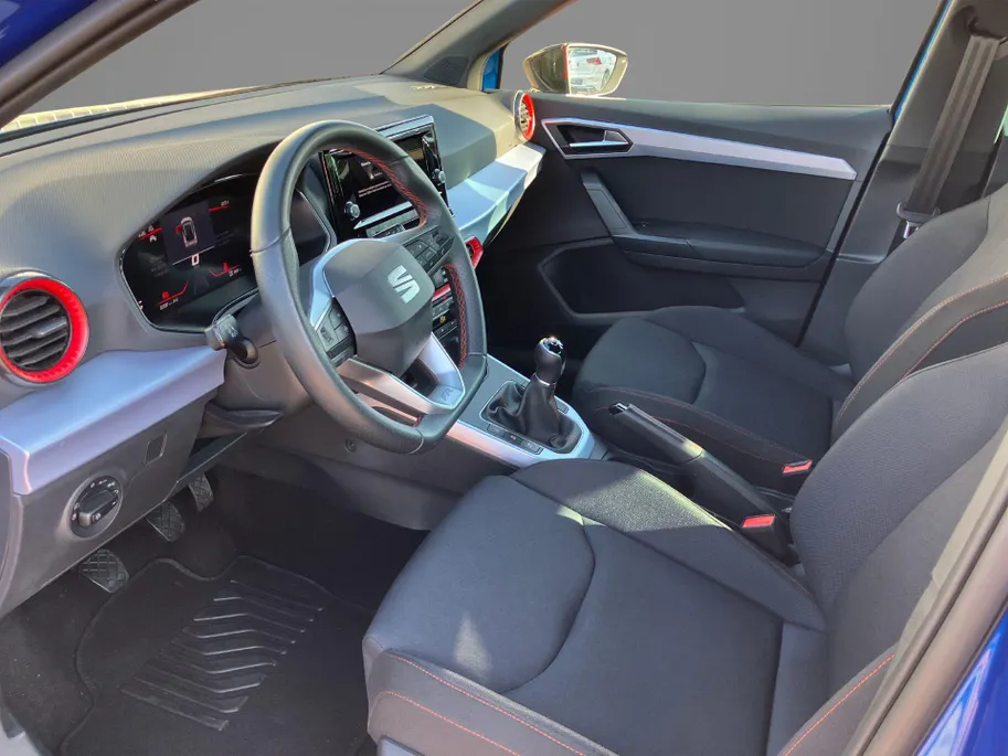 SEAT Arona 1.0EcoTSI 95PK FR · Apple/Android Car Play · Parkeersensoren · Cruise control · Garantie t/m 09-04-2025