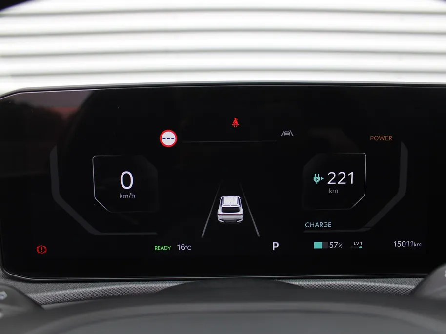 Kia EV6 Light Edition 63 kWh | Stuur-/stoelverwarming | Camera | 19' LM | LED | Cruise adapt. | Clima | Draadloze telefoonlader | 17% bijtelling |
