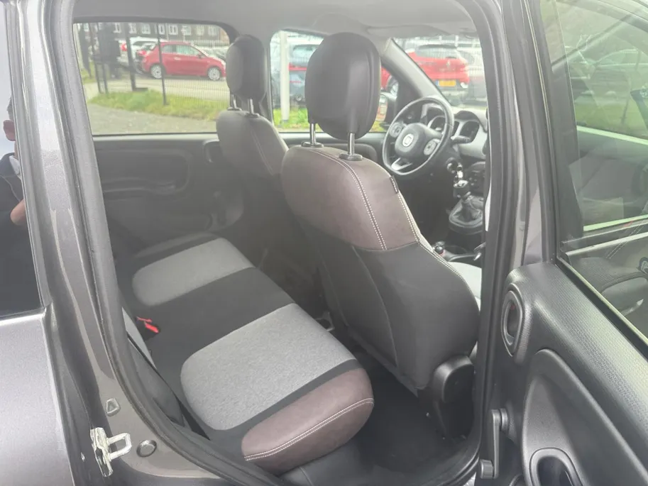Fiat Panda 0.9 TwinAir 4x4 Cross | Parkeersensoren | Stoelverwarming | Stuurbediening | Climate Control | 12 Maanden Bovag Garantie