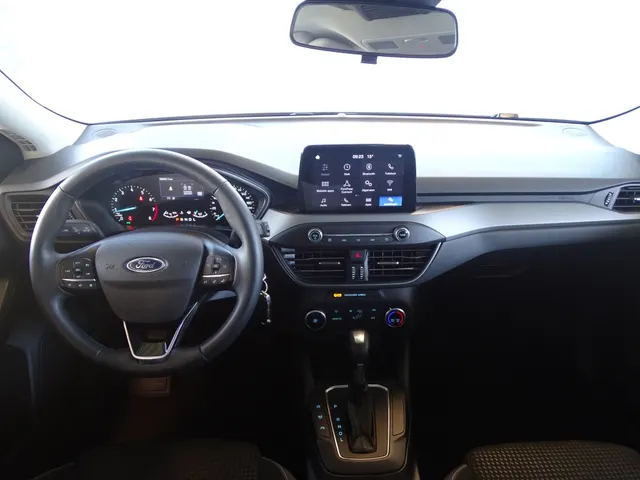 Ford Focus 1.0 EcoBoost Hybrid Connected | Automaat