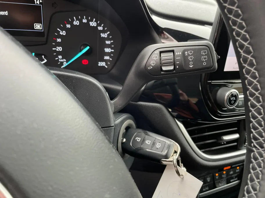 Ford Fiesta 1.0 EcoBoost Titanium | 1e Eigenaar | NL-Auto | Apple Carplay / Android Auto | Climate Control | parkeersensoren | Cruise Control | Lichtmetalen velgen