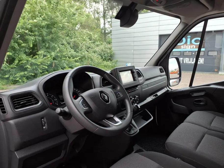 Renault Master T33 2.3 dCi 135 L2H2 Work Edition Airco | Navigatie | PDC-Camera | Blindspot | 1 jaar Garantie.