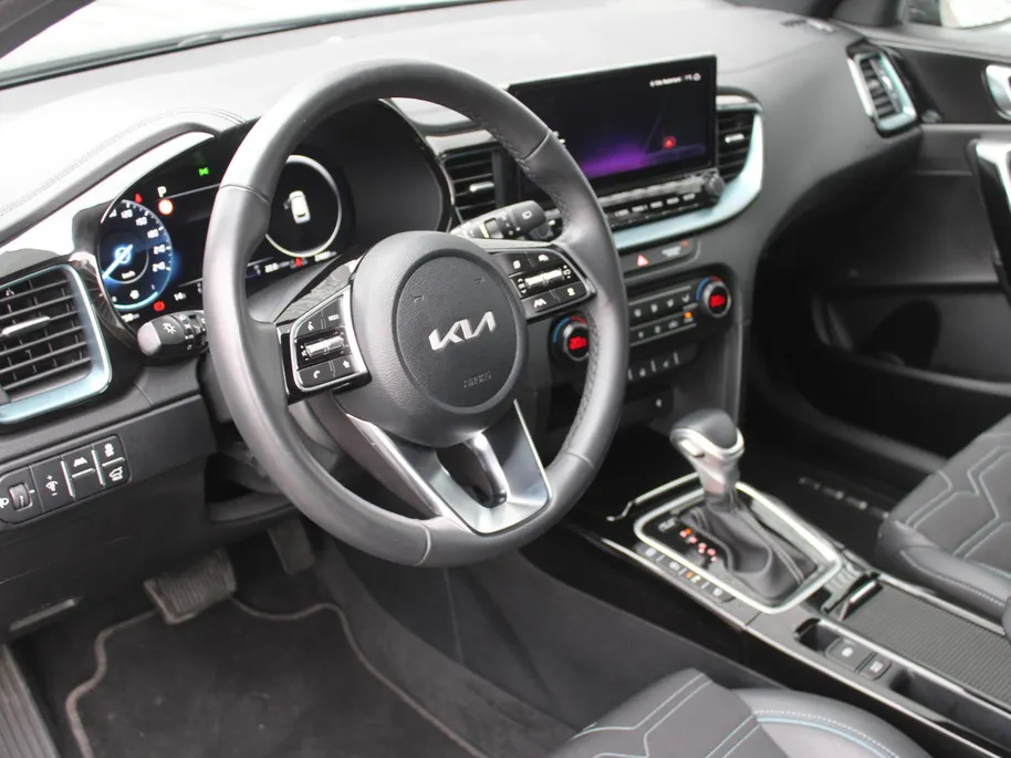 Kia Ceed Sportswagon 1.0 T-GDi MHEV Design Edition | Stuur-/stoelverwarming | Cruise adapt. | Camera | 16' LM | Dodehoekdetectie | JBL audio | LED |