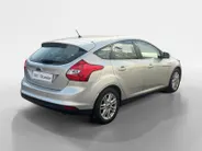 Ford Focus 1.6 TI-VCT Titanium | Automaat | Trekhaak | Zeer goed onderhouden | Voorruitverwarming | Parkeersensoren | Keyless | 12 maanden garantie! |