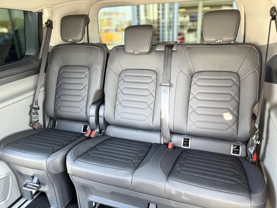 Ford Tourneo Custom E-Tourneo 340 L1H1 Titanium X 65 kWh | 8 persoons | PANORAMADAK | LUXURY PACK