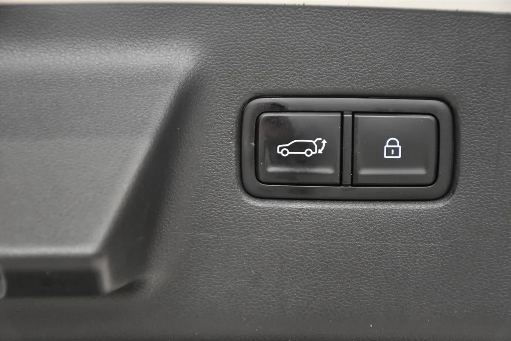 Hyundai Santa Fe 1.6 T-GDi HEV A/T Premium Sky I Black Pack I 7pl.