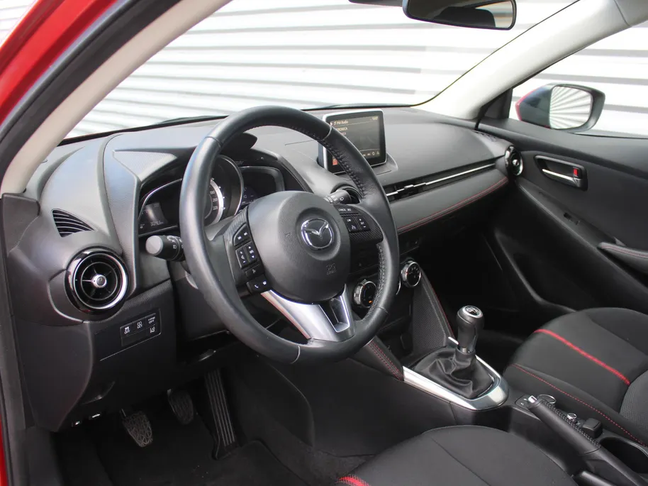 Mazda 2 1.5 Skyactiv-G GT-M | Stoelverwarming | Parkeersensor achter | 16' LM | Clima | Cruise | Navi | LED | Weinig km!! |