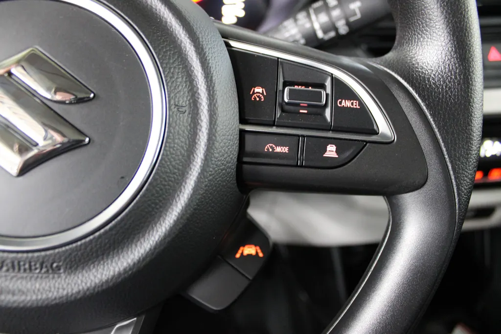 Suzuki Swift 1.2 Comfort Smart Hybrid Rijles auto / Navigatie / Keyless / Camera /