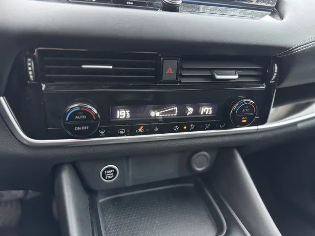 Nissan QASHQAI 1.3 MHEV Xtronic N-Connecta Panodak
