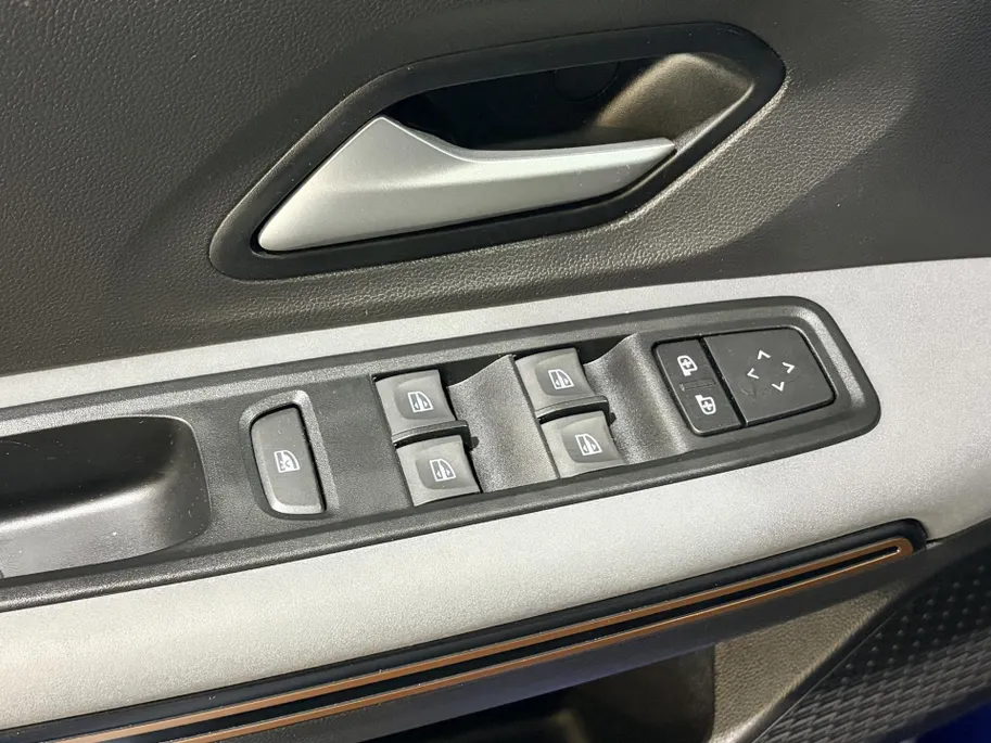 Dacia Sandero Stepway 100PK TCe ECO-G Up&Go | 1e eigenaar | Navi | Camera | Parkeersensoren | Apple CarPlay/Android Auto | Lichtmetalen Velgen | Climate Control | Cruise Control | Armsteun |