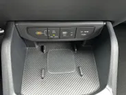 Kia K4 1.0 T-GDi MHEV GT-Line Launch Edition (pano) | Stoel/stuurverwarming | wireless carplay & Android Auto | Fabrieksgarantie t/m 6-2036 + 3x 1 jaar* | Metallic lak |