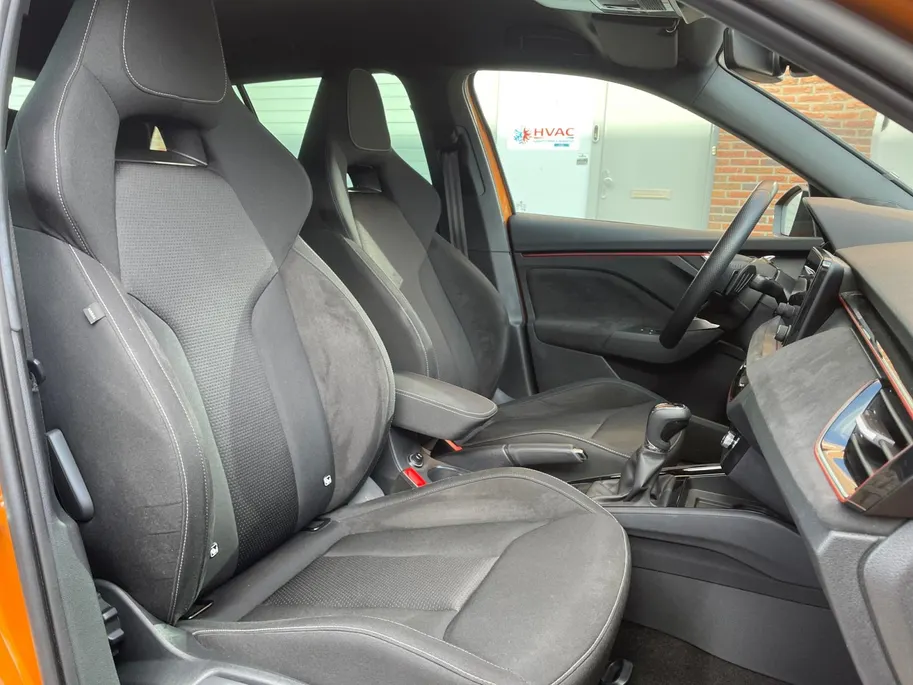 Škoda Kamiq 1.5 TSI Sport Business 150PK AUTOMAAT |Stoelverwarming| Climate control| Cruise Control| Parkeersensoren v+a| Achteruitrijcamera| Sportstoelen| Digitaal dashboard| Super strakke auto!
