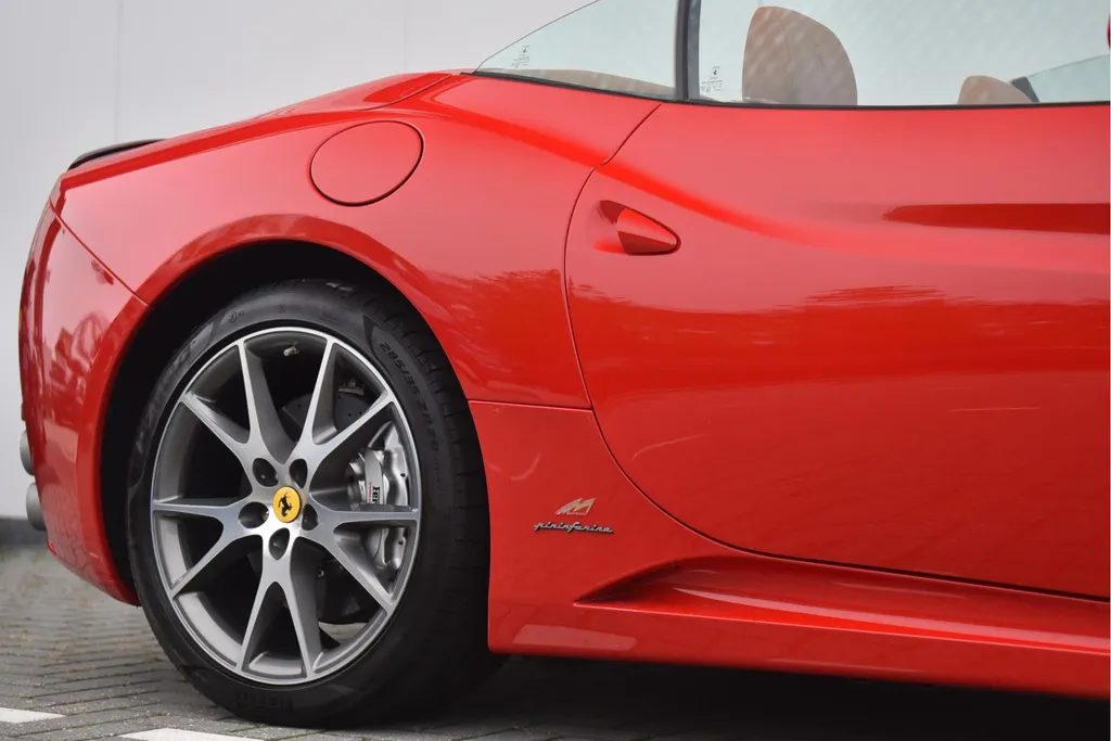 Ferrari California 4.3 V8 HELE