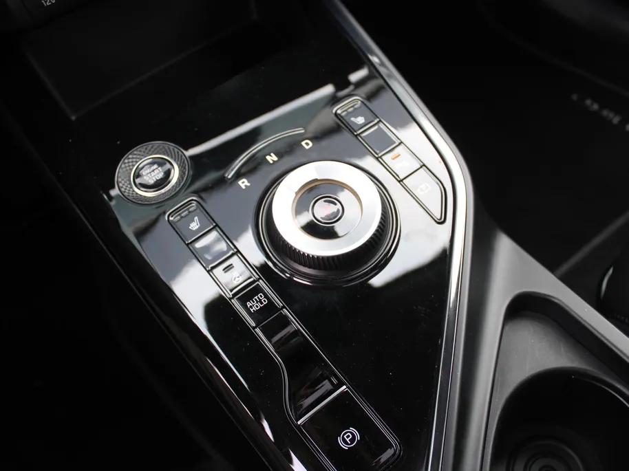 Kia Niro 1.6 GDi Hybrid DynamicPlusLine | Schuif-/kanteldak | Stuur-/stoelverwarming | Cruise adapt. | Camera | Clima | 16' LM | Navi |