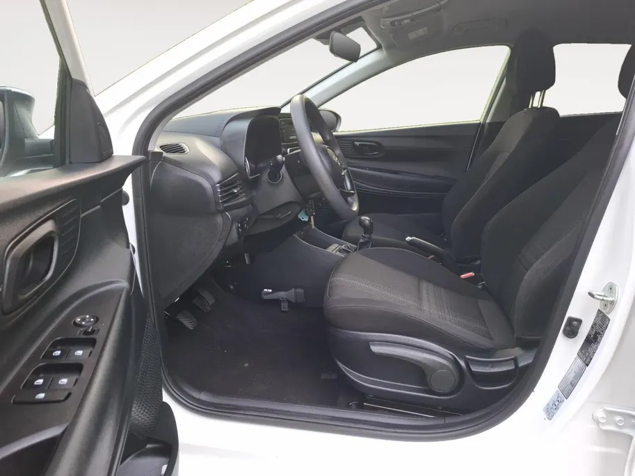 Hyundai i20 1.2 MPI i-Motion | TREKHAAK | AIRCO | TELEFOON | RADIO |