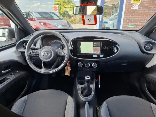 Toyota Aygo X 1.0 VVT-i MT Play CAMERA | CRUISE | NL-auto | rijklaarprijs !!