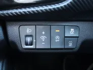 Kia Stonic 1.0 T-GDi MHEV GT-Line | Stuur-/stoelverwarming | Camera | 17' LM | Clima | Keyless | Apple Carplay/Android Auto | Navi | Cruise |