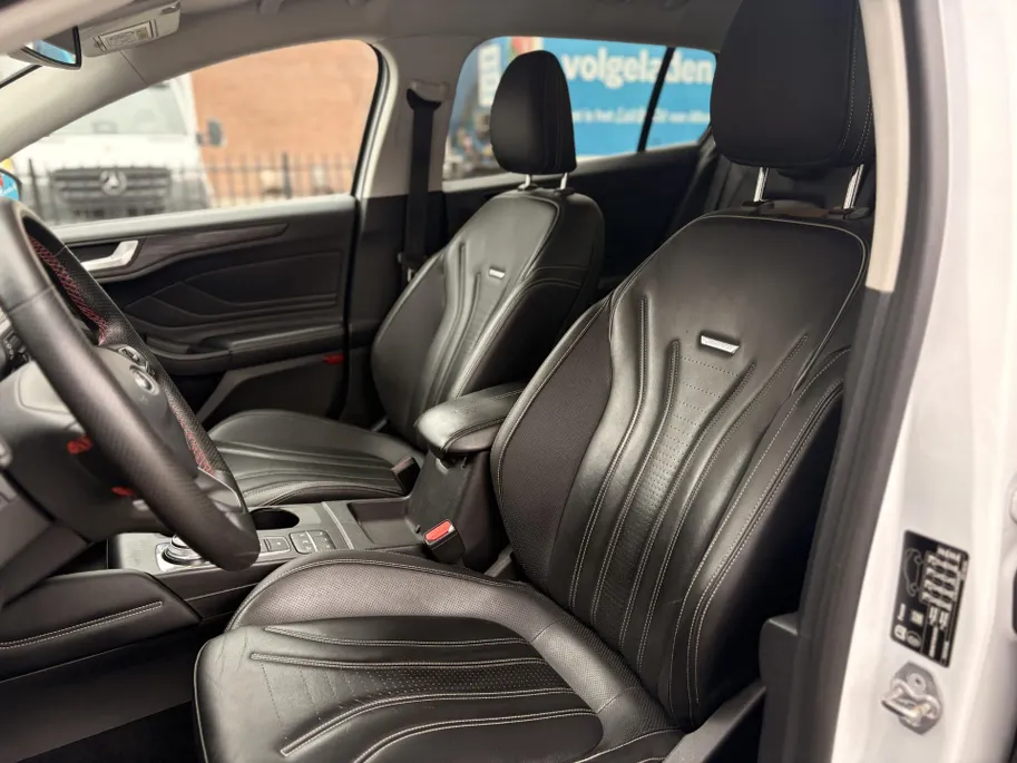 Ford Focus Wagon 1.5 EcoBoost Automaat Vignale I WINTER PACK I DRIVER ASSISTANCE PACK I MATRIX LED-KOPLAMPEN I APPLE CARPLAY / ANDROID AUTO I B&O SOUNDSYSTEM I