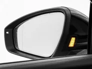 Volkswagen Tiguan 1.5 eHybrid 204pk DSG R-Line Edition · Panoramadak · 360 Camera · Inklap. Trekhaak · Matrix LED · Stuur- & Stoelverwarming + Massage · Achterbank verwarmd · Garantie t/m 09-10-2030 of 100.000km
