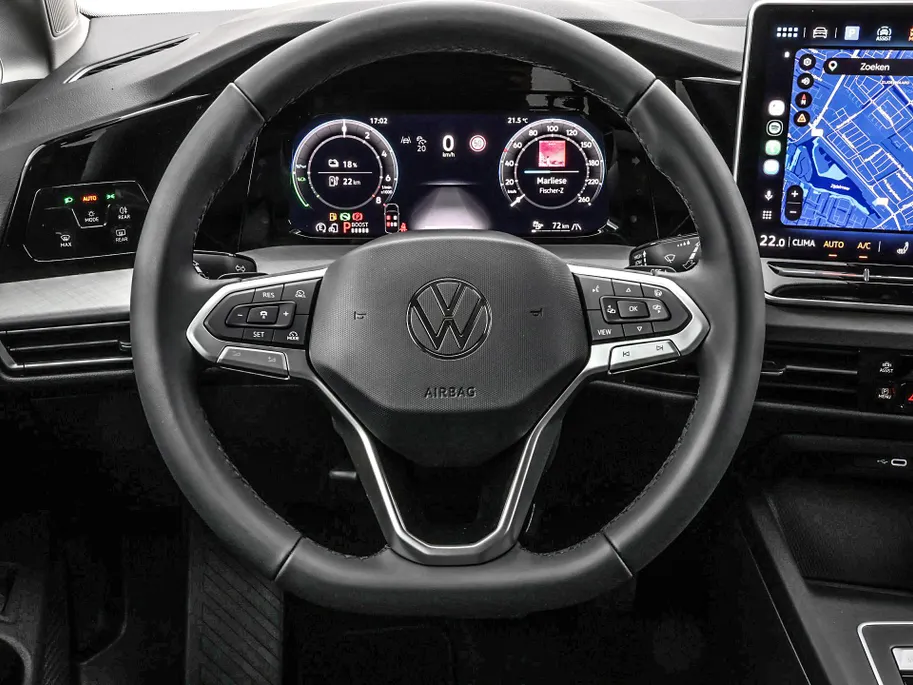 Volkswagen Golf Life Edition 1.5 eHybrid 204 PK 6 versn. DSG · Achteruitrijcamera · Draadloze telefoonlader · Comfort pakket ·