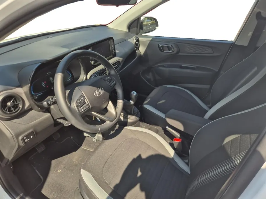 Hyundai i10 1.0 Comfort Smart 5-zits | Airco | Cruise Control | Camera | Navigatie | Bluetooth | LM Velgen |
