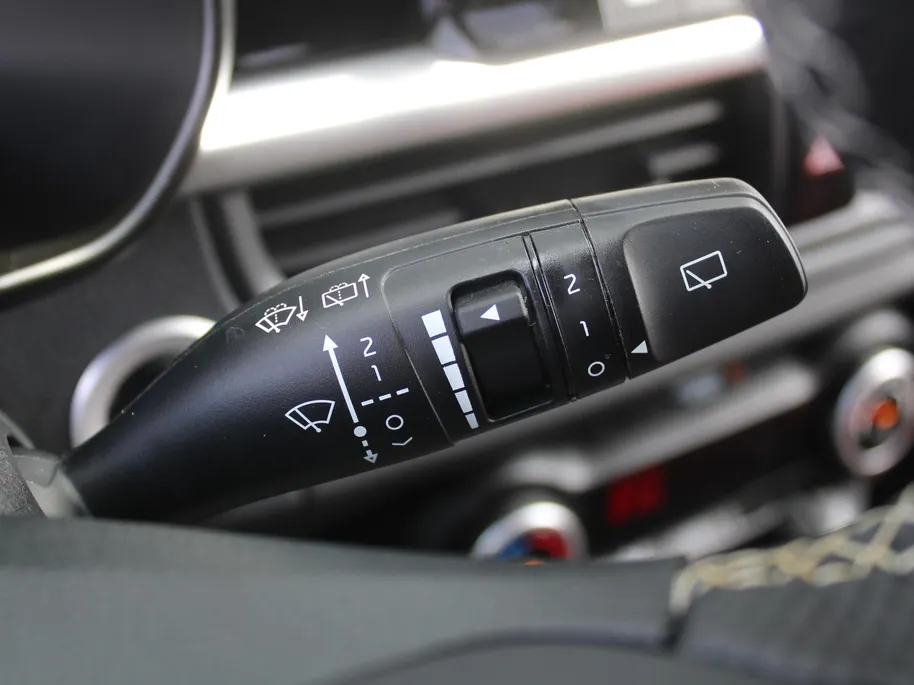 Kia Picanto 1.0 DPI GT-Line | Stuur-/stoelverwarming | Schuifdak | Camera | Dodehoek detectie | Telefoonlader | Clima | Navi | 16' LM | LED | Cruise |