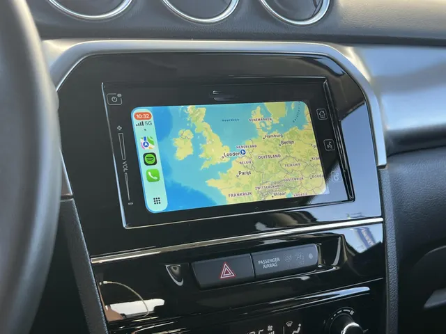 Suzuki Vitara 1.5 Hybrid Select Automaat | Trekhaak | All Season Banden | Lage Kilometerstand | Apple Carplay & Android Auto