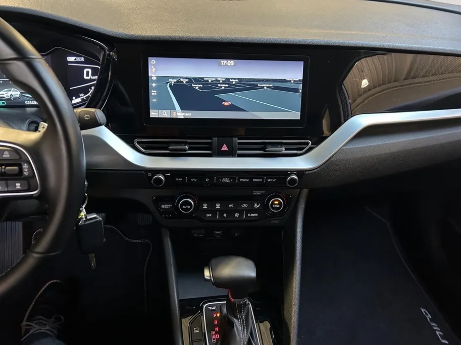 Kia Niro 1.6 GDi Hybrid DynamicLine | Apple Carplay / Android Auto | Navigatiesysteem | Licht + Regensensor | Parkeersensoren + Camera Achter | Climate Control | Cruise Control Adaptief | Rijstrooksensor + Correctie