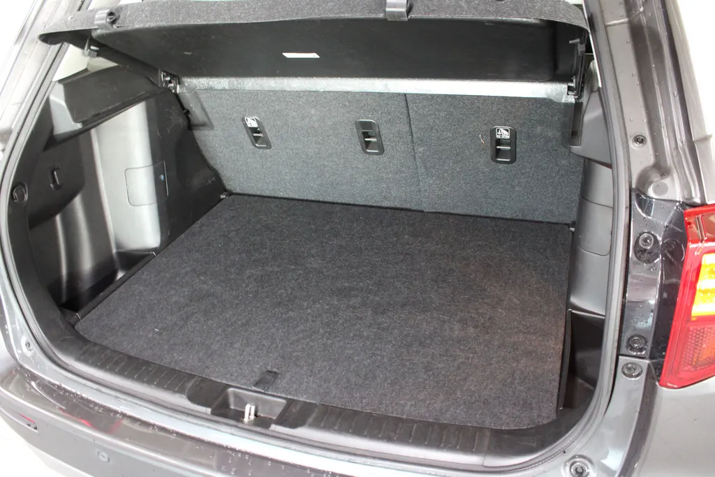 Suzuki Vitara 1.4 Boosterjet Style Smart Hybrid Allseason banden / Stoelverw. /