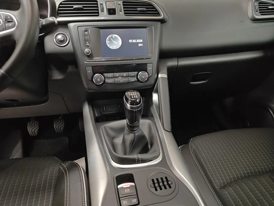 Renault Kadjar 1.2 TCe Bose NAVI AIRCO CAMERA 360 PARKEERSENSOREN BOSE GELUIDSSYSTEEM LM VELGEN HOGE INSTAP KEYLESS ENTRY DEALER ONDERHOUDEN