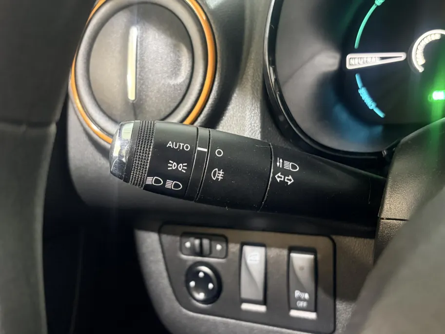 Dacia Spring Comfort Plus 27 kWh Automaat | 1e eigenaar | Navi | Bluetooth | Apple CarPlay/Android Auto | Lichtmetalen Velgen | Parkeersensoren | Airco | Elektrische Ramen |