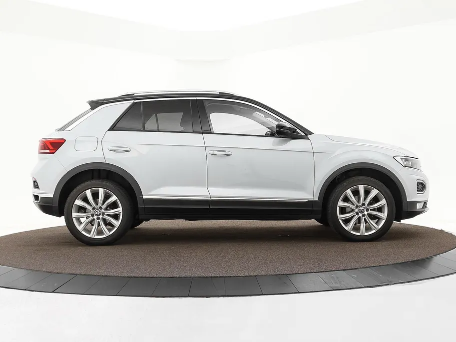 Volkswagen T-Roc 1.5 TSI 150pk DSG Sport · Camera · ACC · Alarmklasse 3 · Apple/Android Car Play · Verkeersbord Detectie · Elek. Inklapbare Spiegels ·