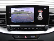 Kia Ceed 1.5 T-GDi GT-Line | Stuur-/stoelverwarming | Schuifdak | Cruise adapt. | Camera | 17' LM | LED | Dodehoek sensor | Draadloze lader |