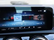 Mercedes-Benz A-Klasse 250 e Business Solution Luxury Limited l Panoramadak l Stoelverwarming l Ambiente lichtpakket