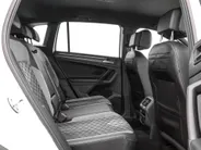 Volkswagen Tiguan 1.4 TSI 245pk DSG eHybrid R-Line Business · Camera · Apple/Android Car Play · Navigatie · P-Sensoren · 19'' Inch ·