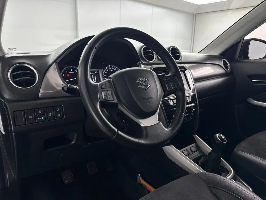 Suzuki Vitara 1.6 High Executive | Panoramadak | Adaptieve Cruise Control | Trekhaak