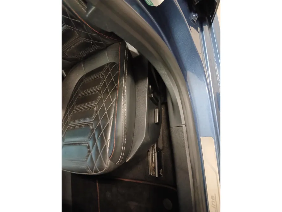 Ford Focus Wagon 1.0 EcoBoost Hybrid ST Line Vignale | Elektrische achterklep | Winter Pack | Driver Assistance Pack | Vol Sensico bekleding | Elektrische trekhaak |