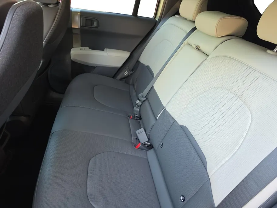 Kia EV3 GT-Line Business Edition 81.4 kWh | Navigatie | Stoel + Stuur verwarming | Navigatie | Climate control | Parkeer camera achter