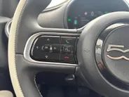 Fiat 500 La Prima 42 kWh | Adapt. Cruise Control | Apple Carplay/Android Auto | Climate Control | Achteruitrijcamera | Parkeersensoren rondom | 12 maanden garantie!