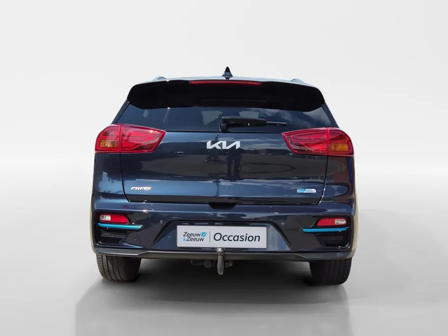 Kia e-Niro ExecutiveLine 64 kWh 1e Eigenaar | 3 Fase laden | Metallic lak | Trekhaak | Fabrieksgarantie 27-1-2029 + 3x 1 jaar* | NAP